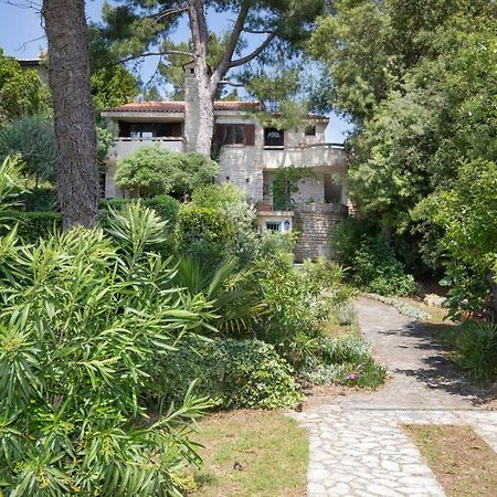 Luca'S Apartment Pula Exterior photo